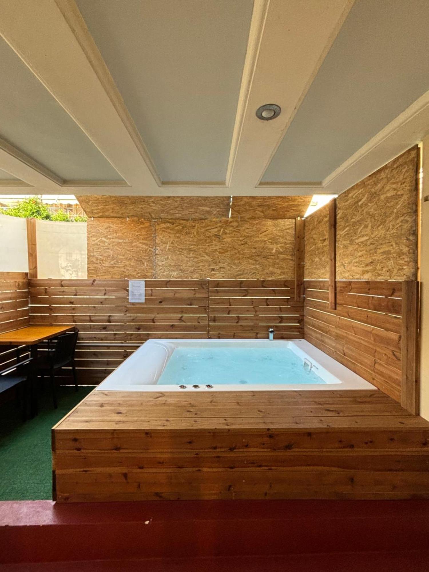 Jacuzzi Studio Close To Athens Airport!! Pallíni Eksteriør bilde